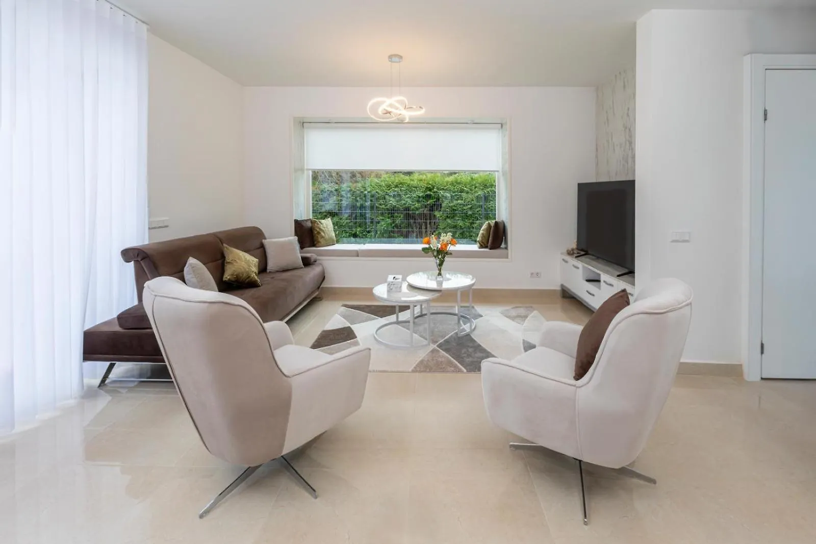 Villa Nova Berlin 0*,